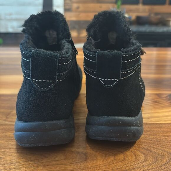 Clarks Black White Stitching Faux Fur inside Roseville Aster Ankle Boot Size 10 - Picture 7 of 8